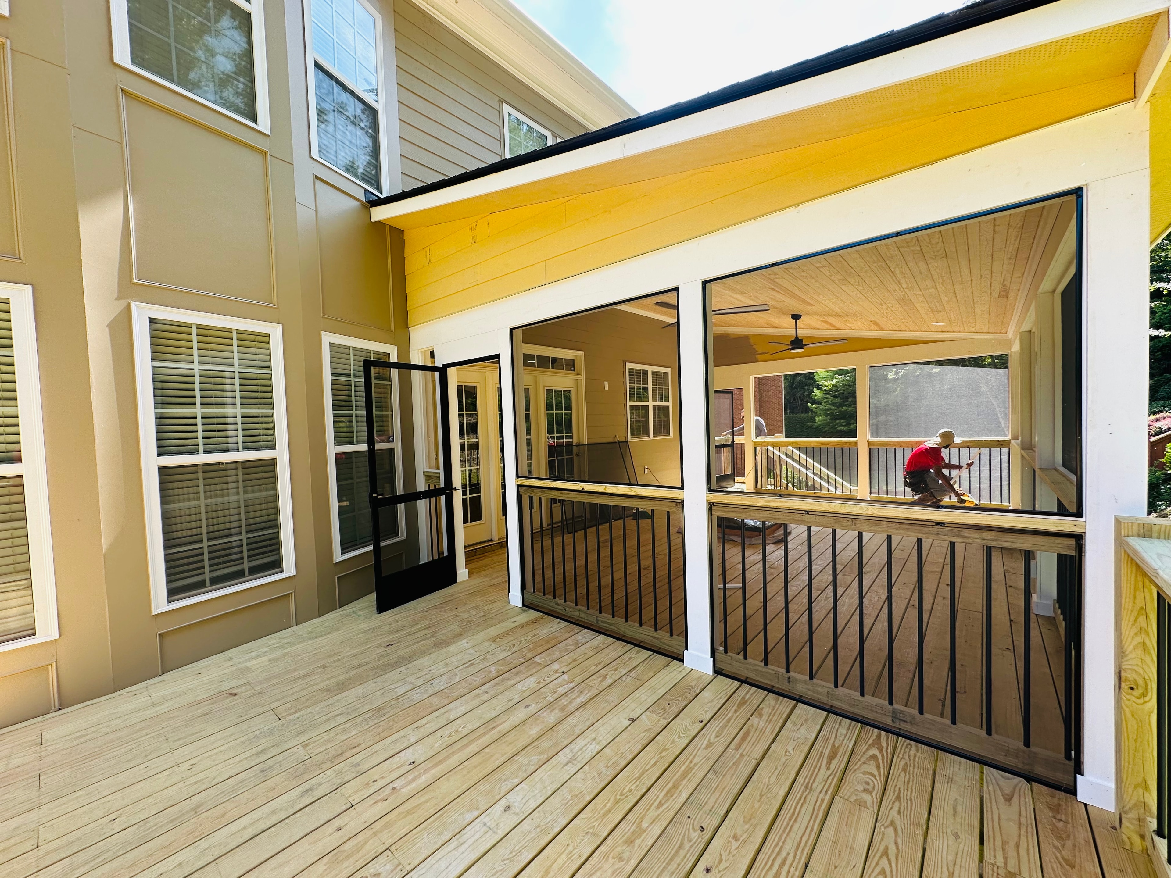 Deck and screened porch project by Duarte Service Remodeling